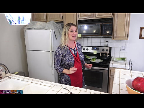 ❤️ A madrasta o ordenha na cozinha antes de sua data ❤❌ Porno vídeo em pt-br.chengchengsm4.top